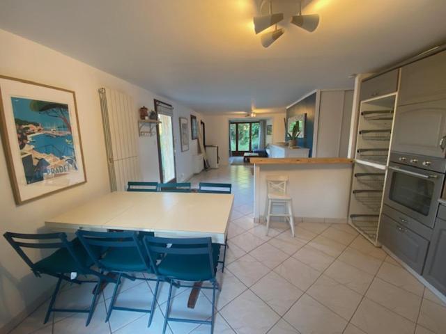 Joli Rez-De-Villa 80 M2 Proche Mer Carqueiranne Eksteriør billede